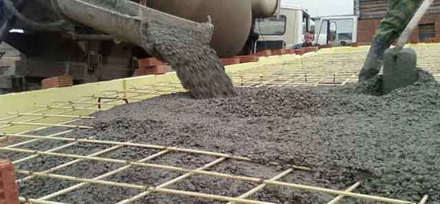 Купить бетон с доставкой  на гранитном щебне в Запорожье